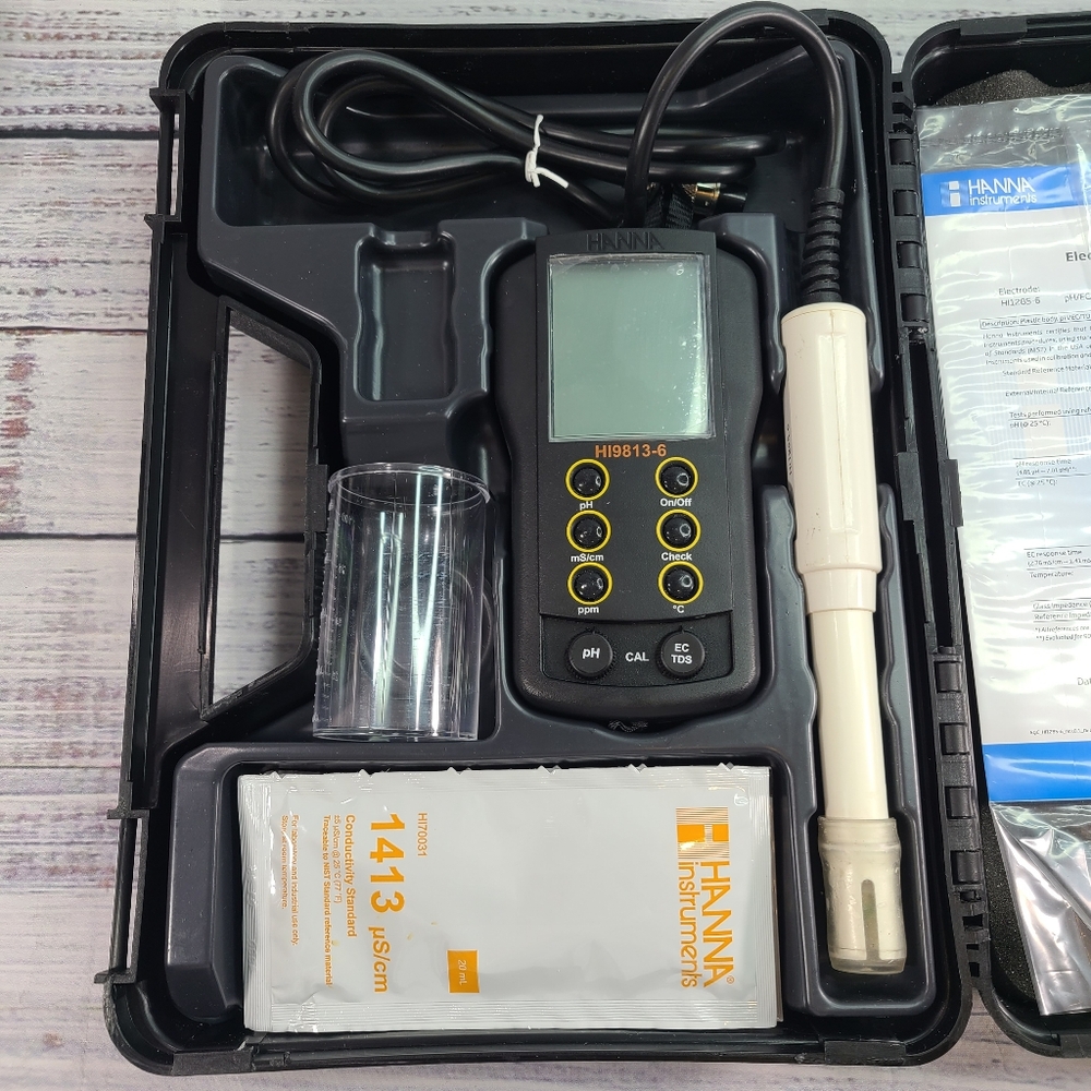 Hanna Instruments HI9813-61 Portable pH/EC/TDS/Temperature Meter with CAL Check